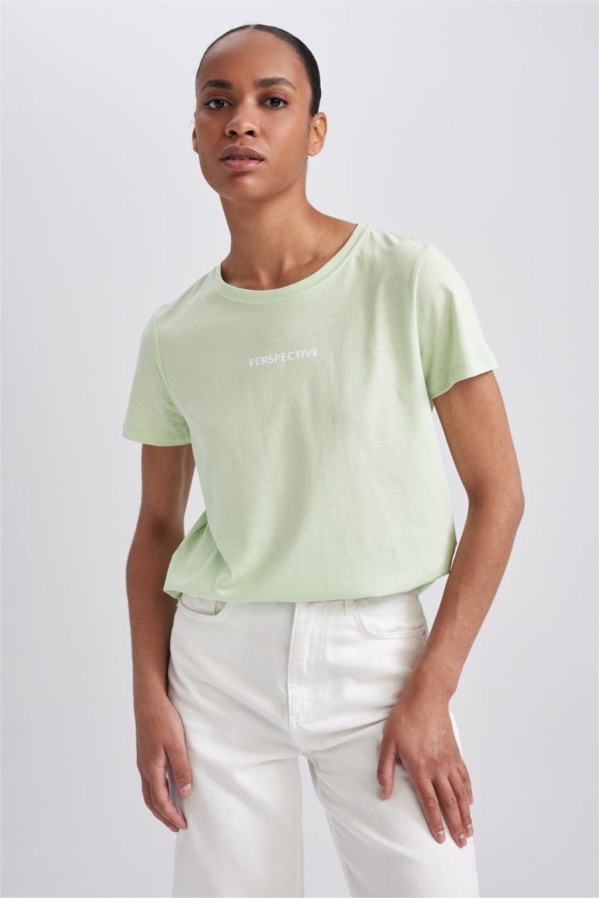 Kadın Açık Yeşil Regular Fit Bisiklet Yaka Kısa Kollu %100 Pamuk Tişört