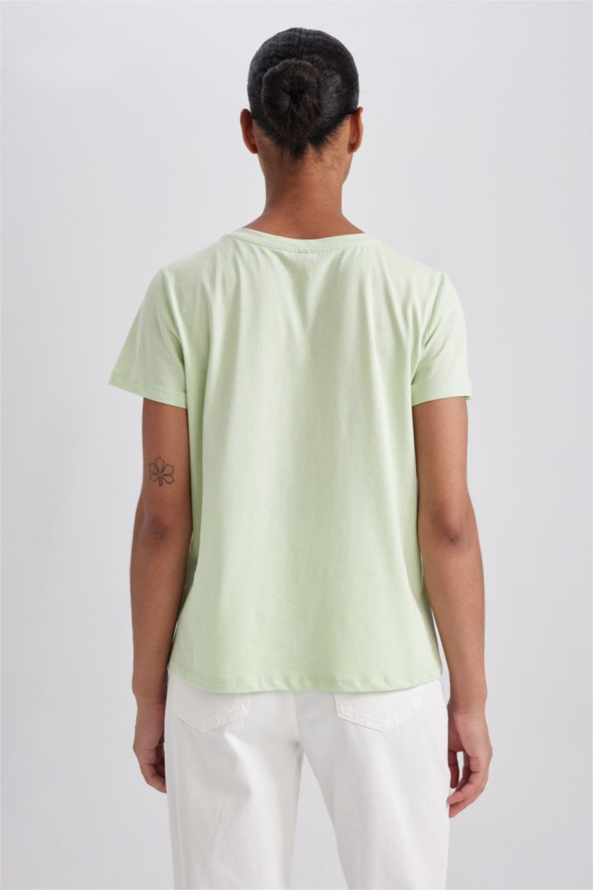 Kadın Açık Yeşil Regular Fit Bisiklet Yaka Kısa Kollu %100 Pamuk Tişört