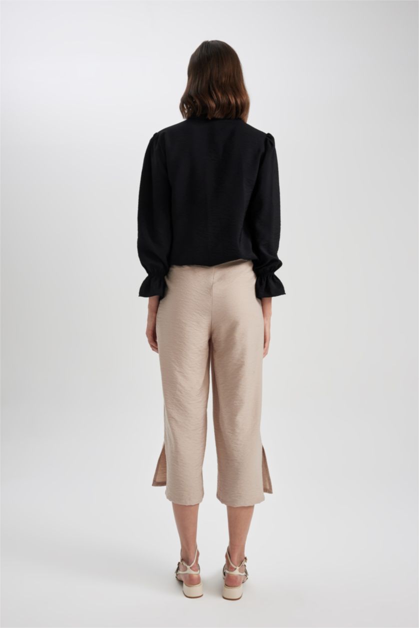 نساء اللون الرملي كابري بخصر عالي برجل واسع