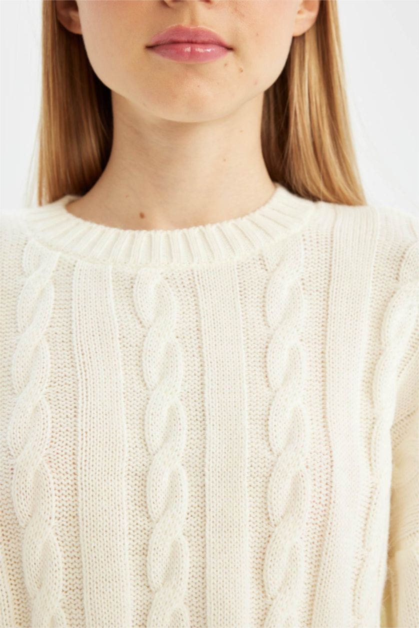 Kadın Ekru Regular Fit Bisiklet Yaka Saç Örgülü Triko Kazak