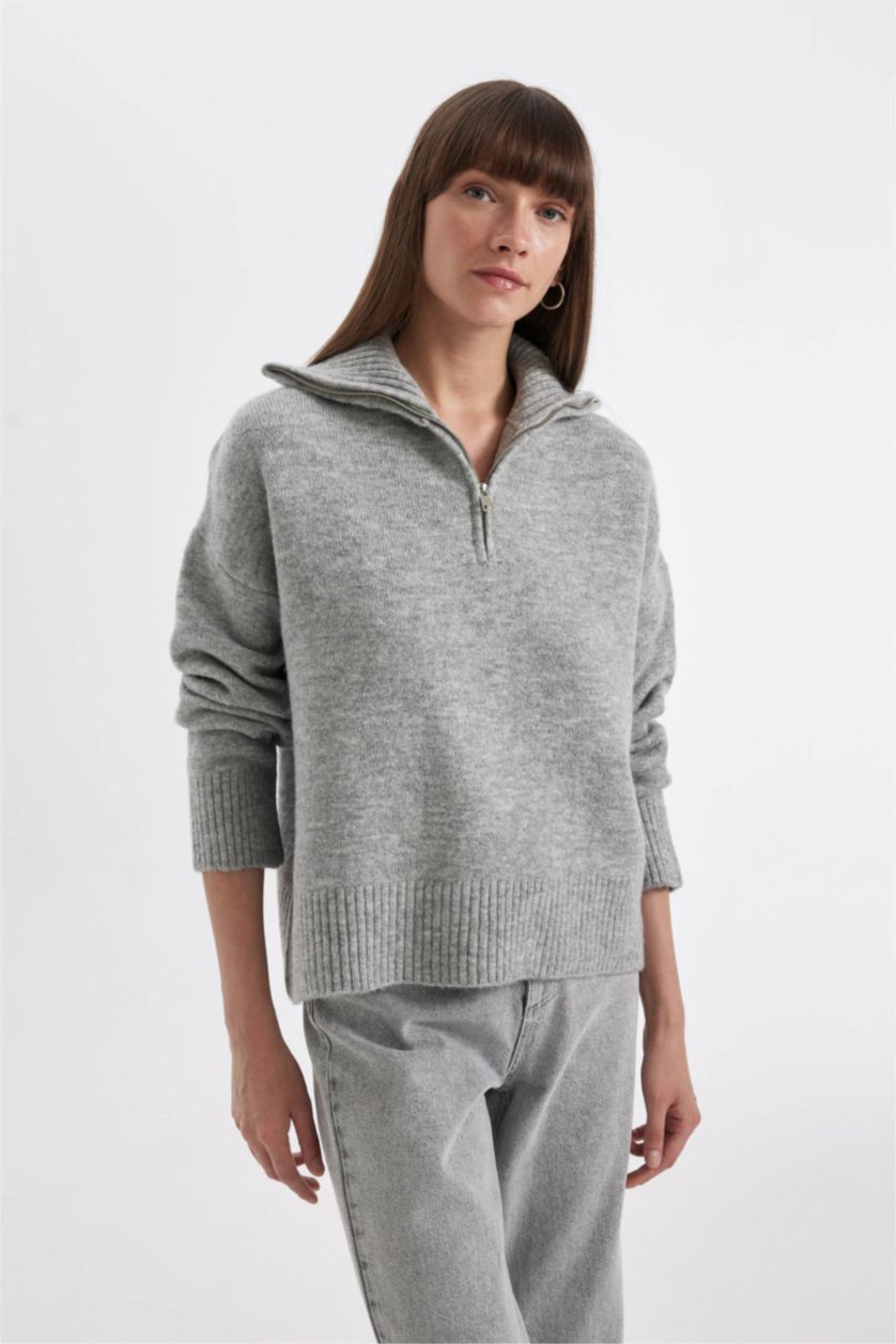 Kadın Gri Oversize Geniş Kalıp Yarım Fermuarlı Dik Yaka Triko Kazak