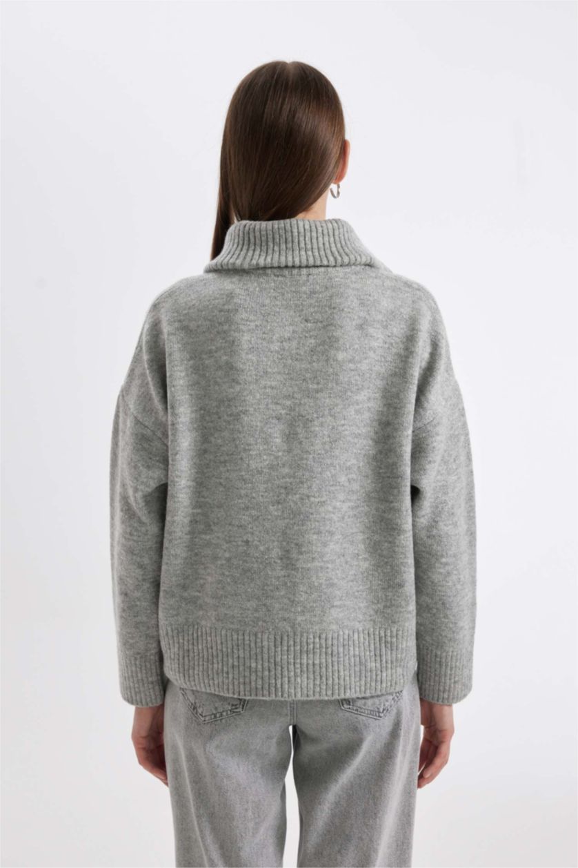 Kadın Gri Oversize Geniş Kalıp Yarım Fermuarlı Dik Yaka Triko Kazak