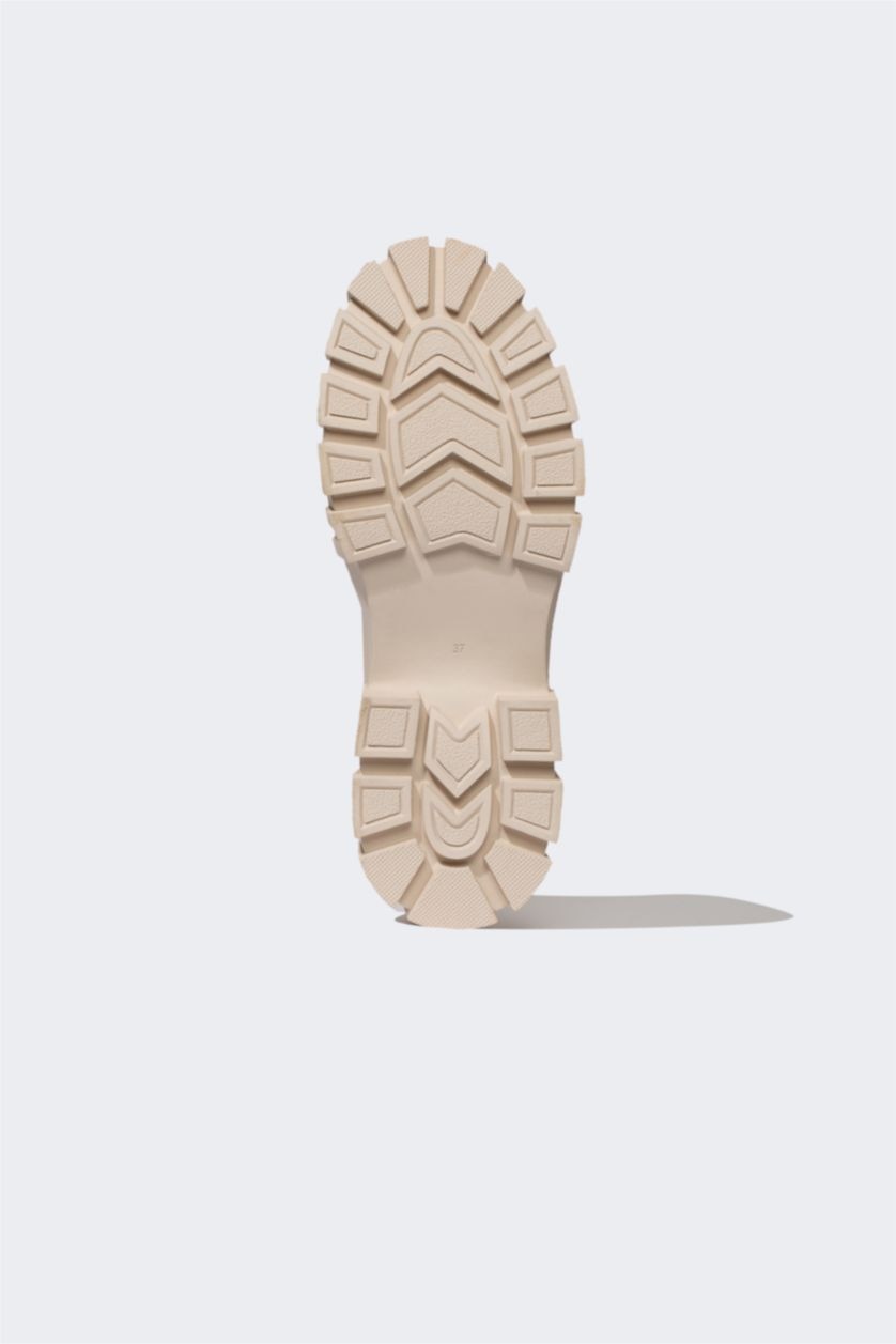 Әйелдерге ашық реңк Әйелдерге классикалық аяқ киім