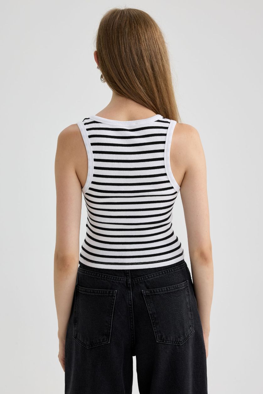 حريمي أسود تانك توب مضلع بياقة U