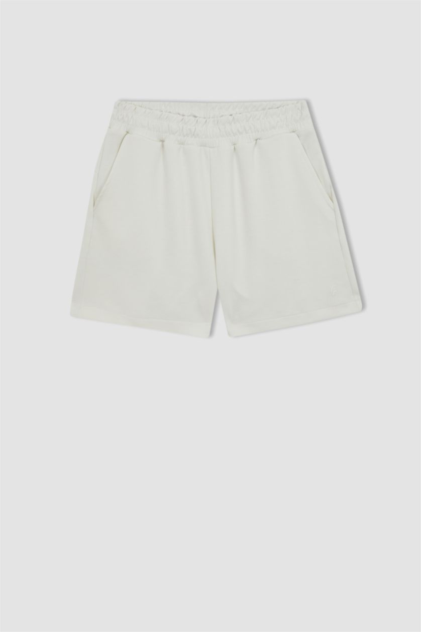 Kadın Ekru Standart Fıt Şort