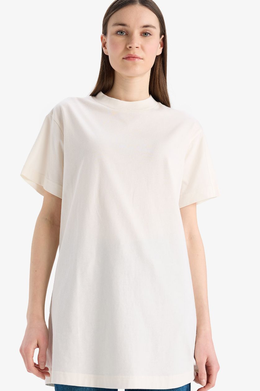 Woman Ecru Regular Fit Crew Neck Short Sleeve Tunic