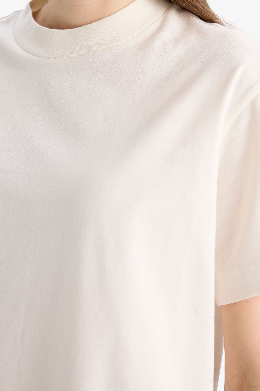 Woman Ecru Regular Fit Crew Neck Short Sleeve Tunic