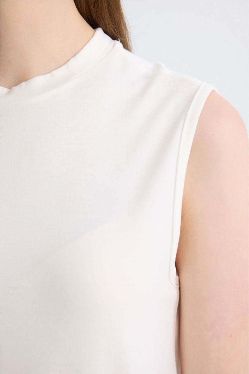 Kadın Ekru Regular Fit Bisiklet Yaka Kolsuz Basic Düz Tunik