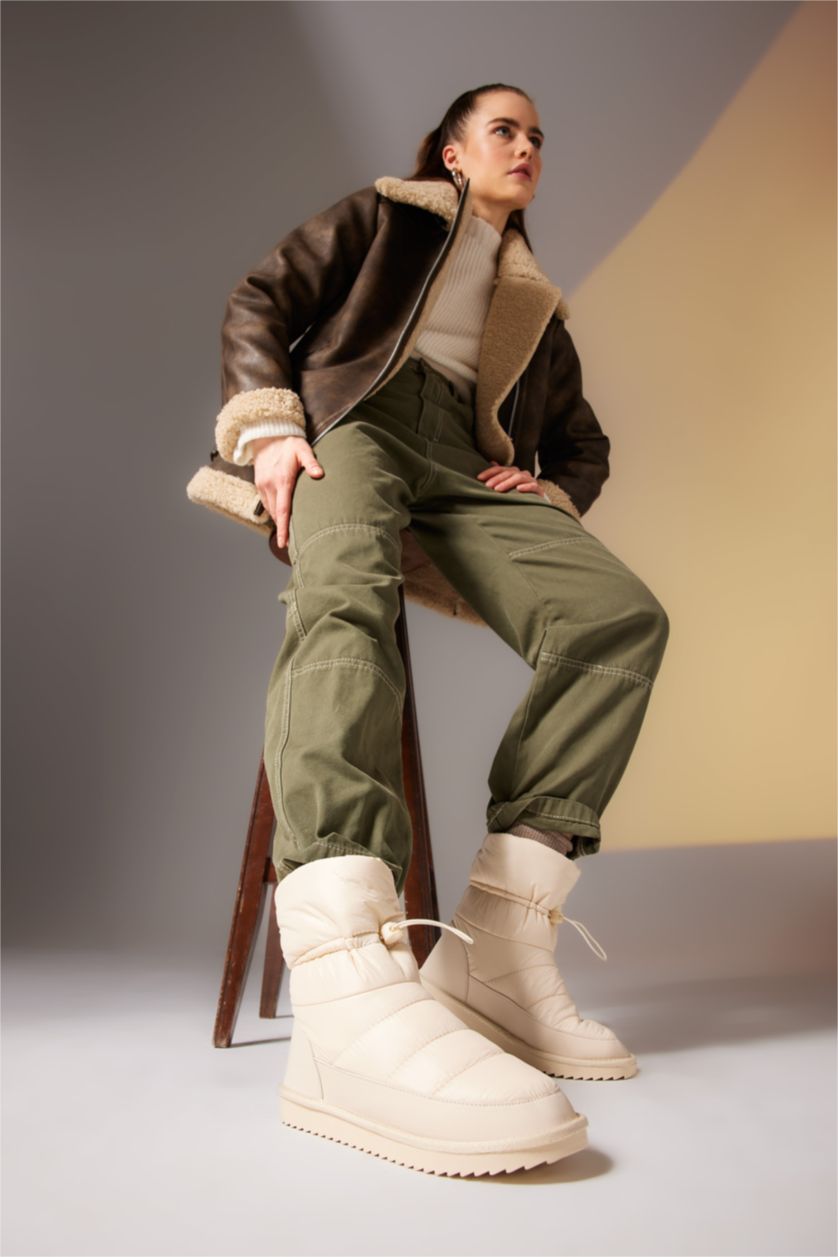 WOMAN Beige Women Thick Sole Winter Boots