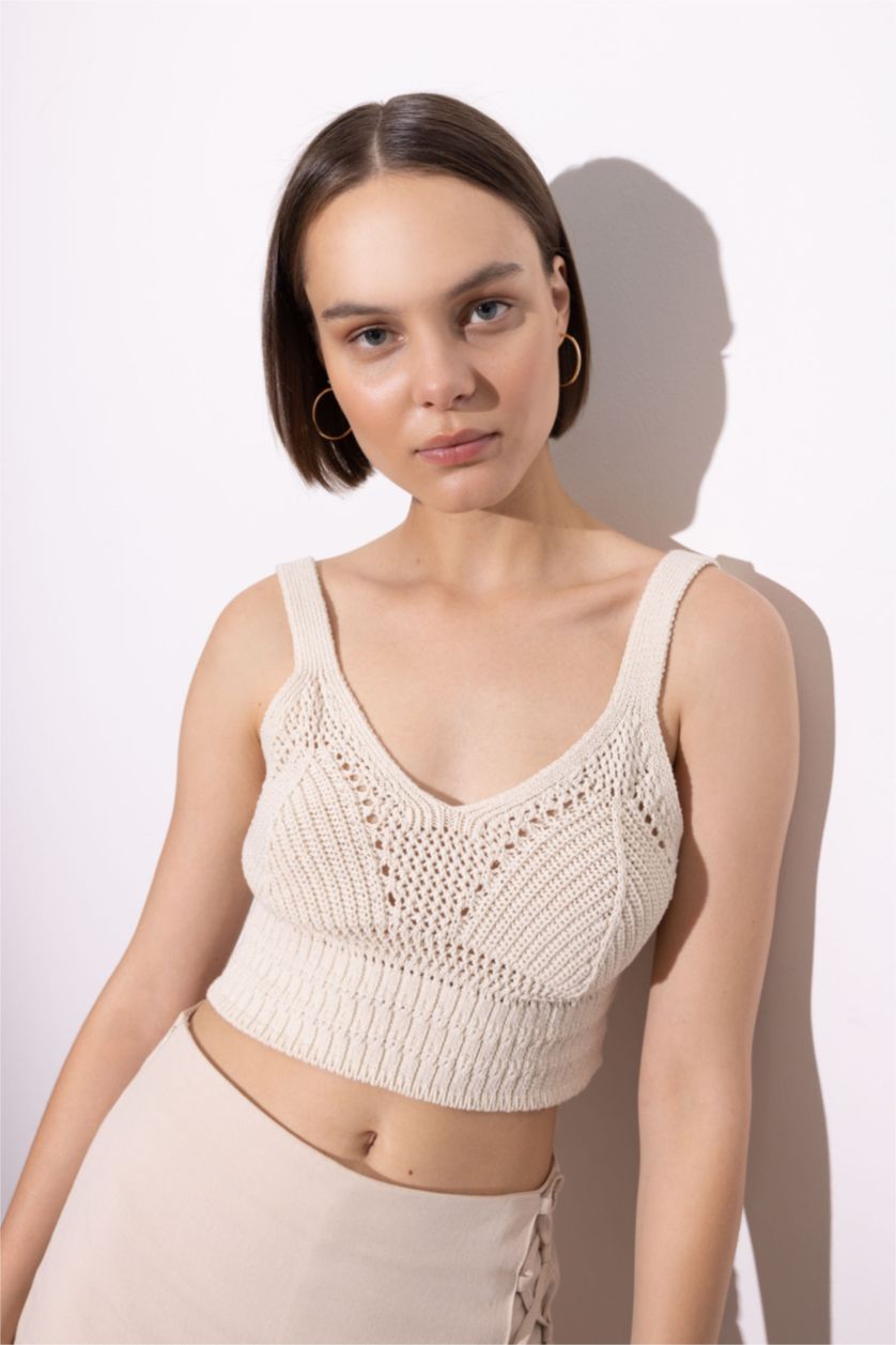 نساء بيج فاتح فانيلة سليم فيت بياخة V بدون ردن