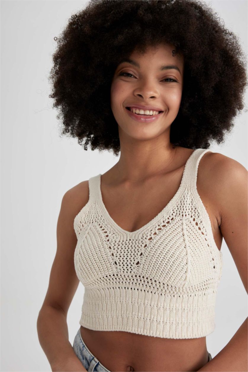 نساء بيج فاتح فانيلة سليم فيت بياخة V بدون ردن