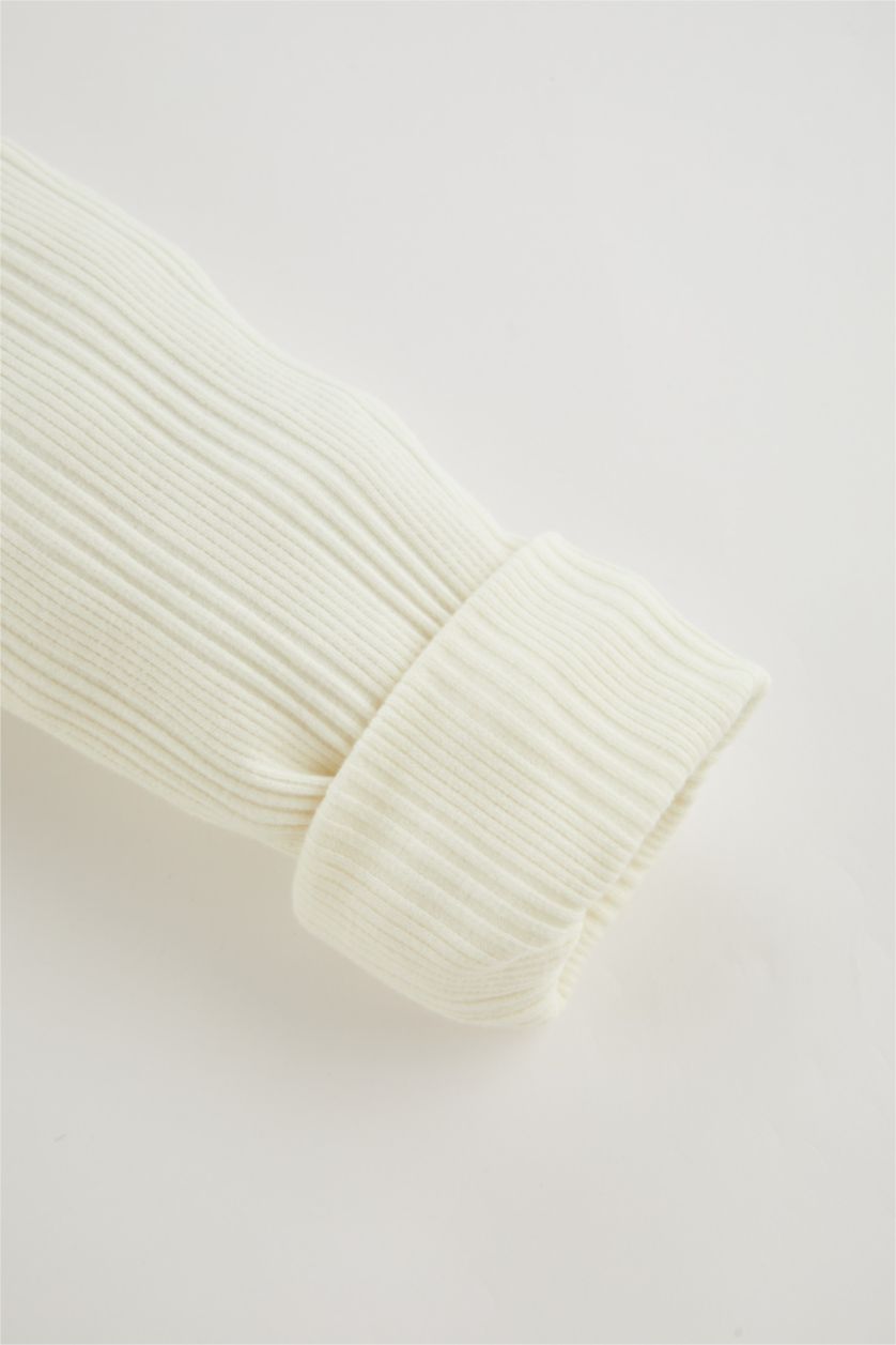 طفلة صغيرة بيج فاتح سالوبيت بيبي اولادي مضلع - قطعتين