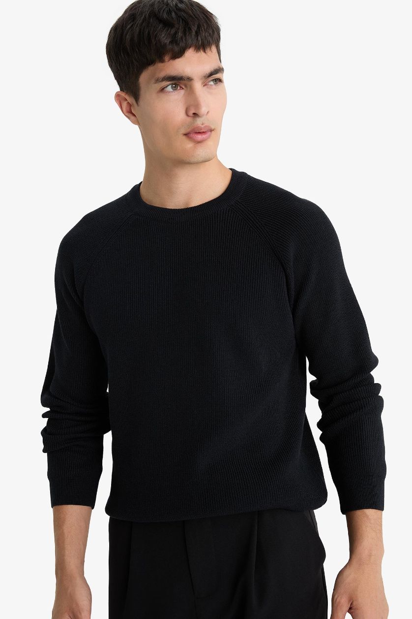 MAN NAVY Standard Fit Crew Neck Knitwear Pullover
