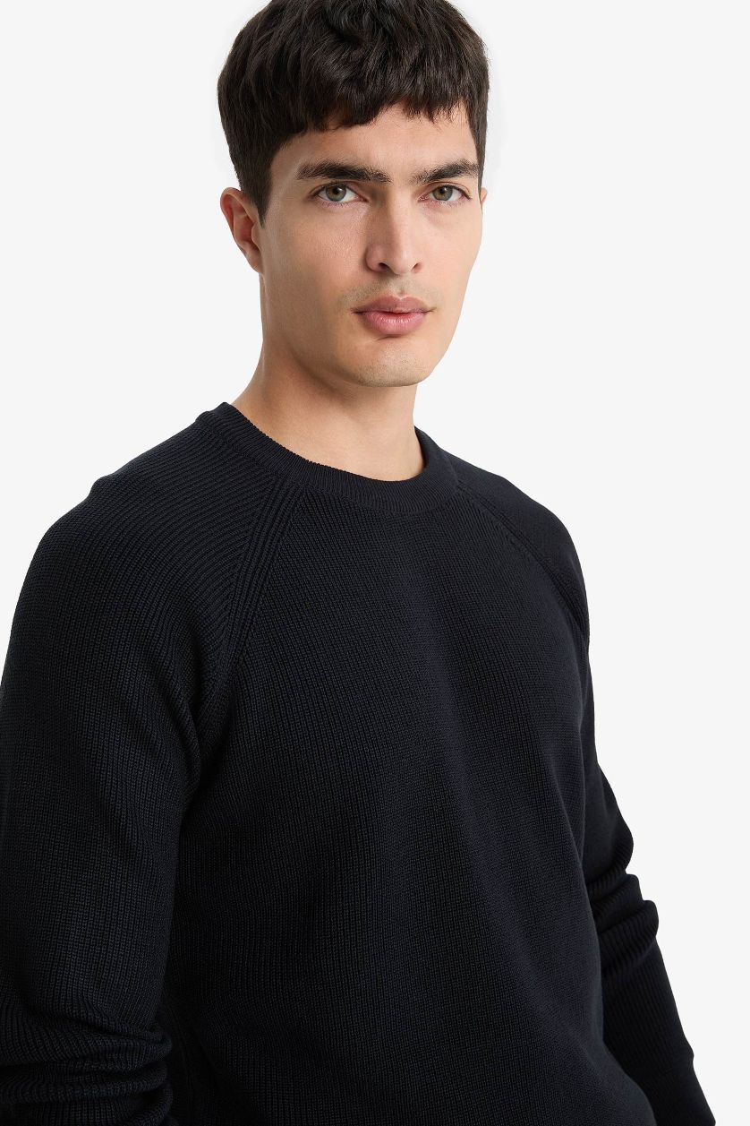 MAN NAVY Standard Fit Crew Neck Knitwear Pullover
