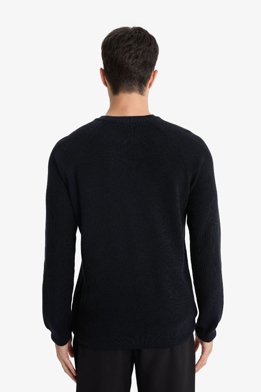 MAN NAVY Standard Fit Crew Neck Knitwear Pullover