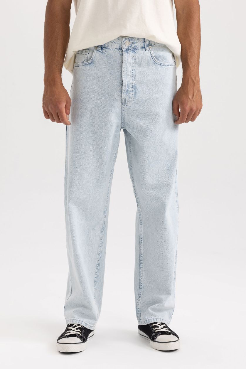 MAN Ice Blue Baggy Jeans