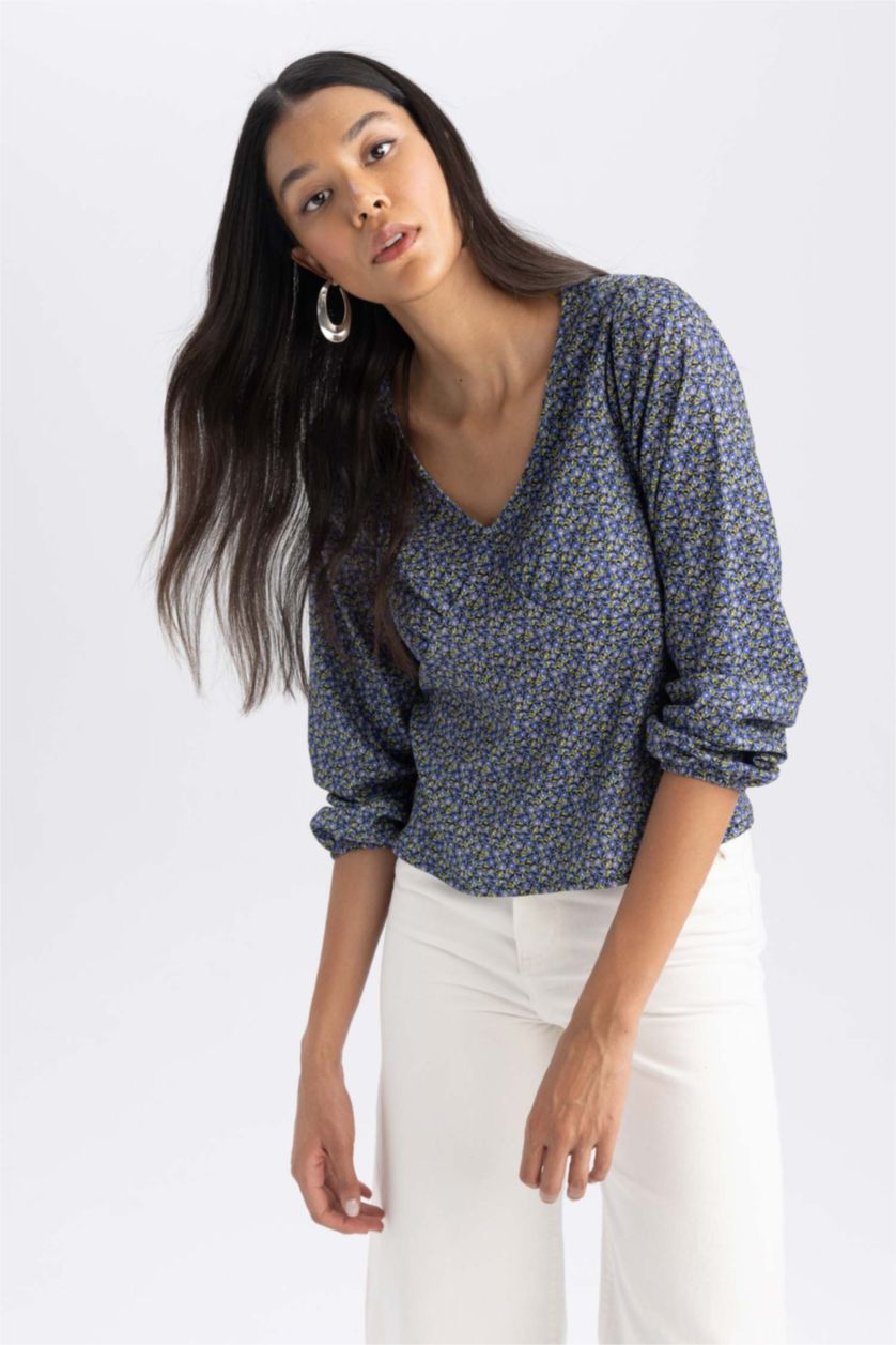 Kadın Mavi Fitted V Yaka Desenli Uzun Kollu Bluz