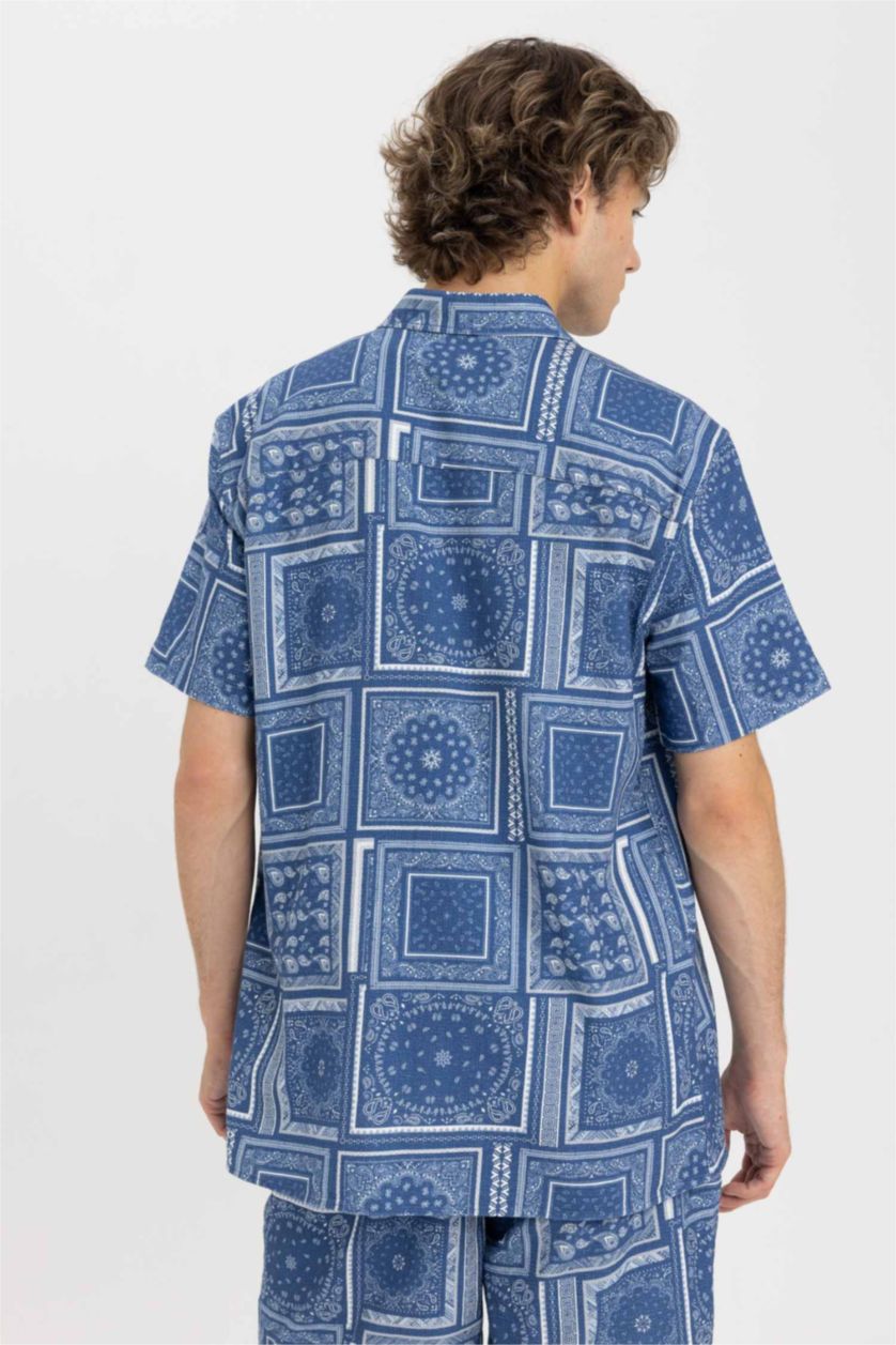 Ерлер индиго қалыпты пішім басып шығарылған Қысқа жеңді жейде