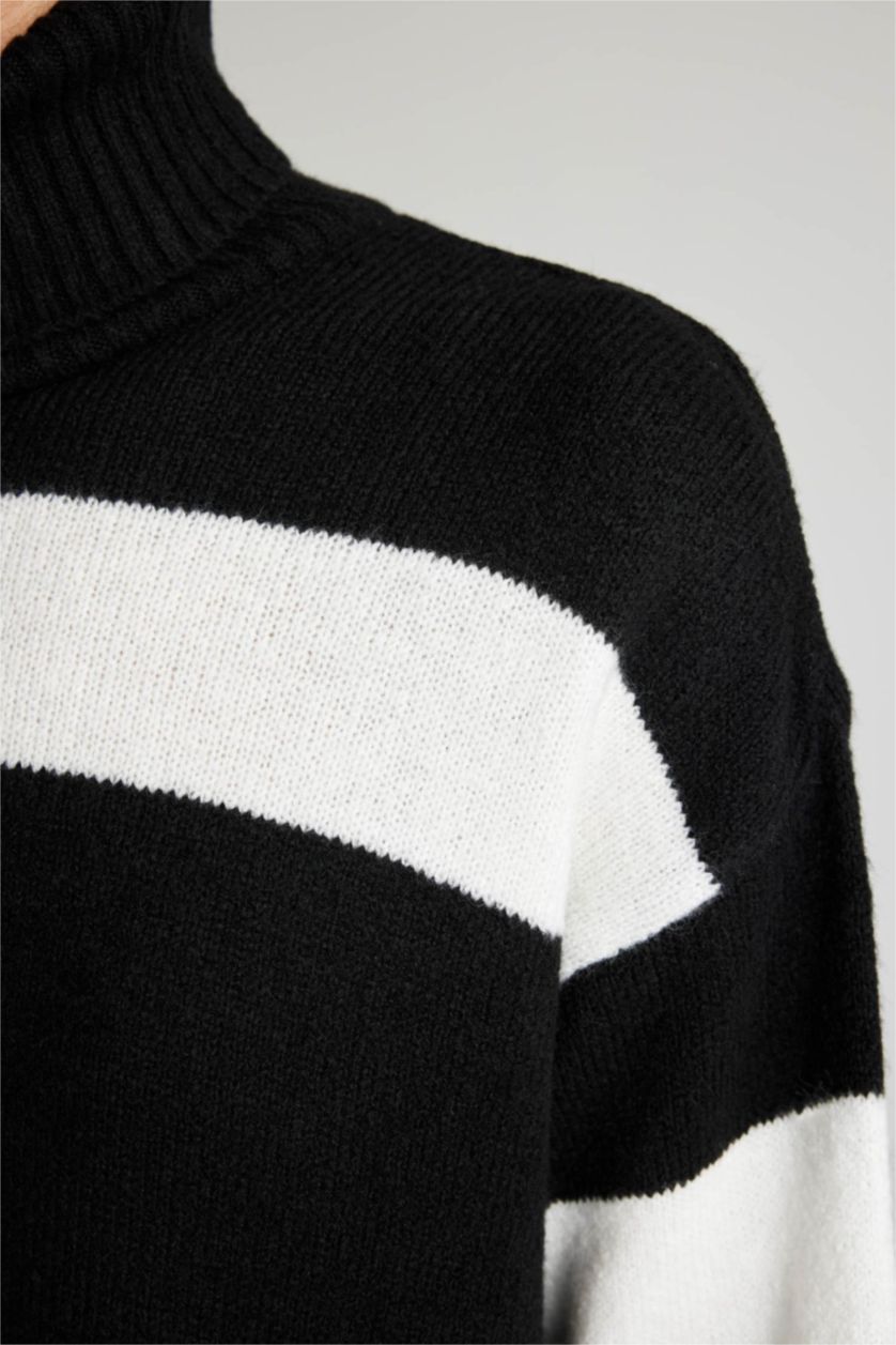 Women Black Relax Fit Tunic