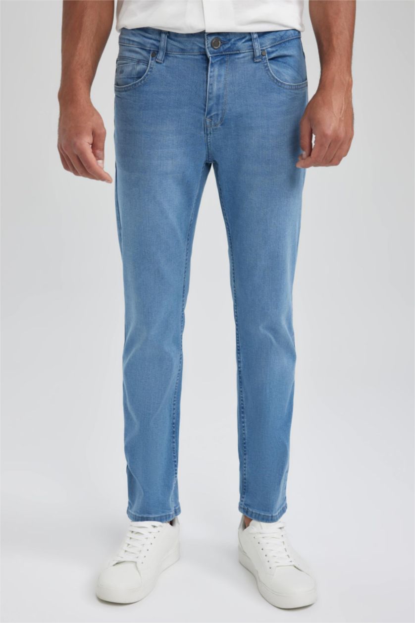 MAN Light Blue Sergio Regular Fit Normal Waist Jeans