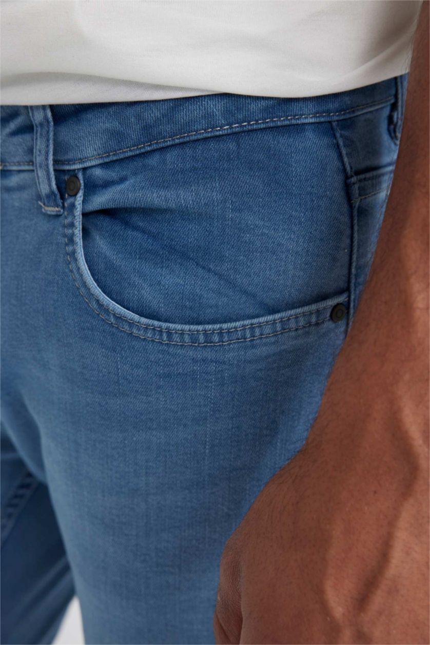 MAN Light Blue Sergio Regular Fit Normal Waist Jeans