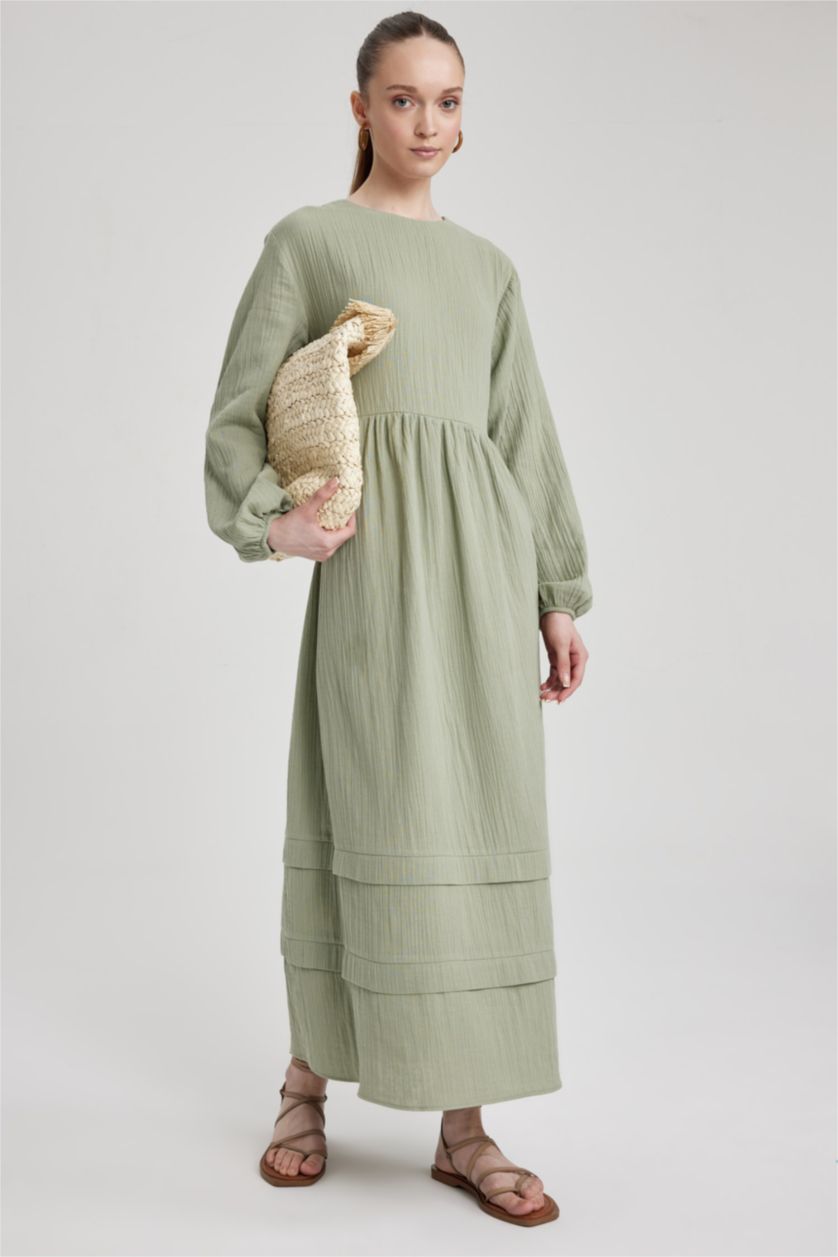 Green WOMAN Regular Fit Crew Neck Muslin Dress 2843574 | DeFacto