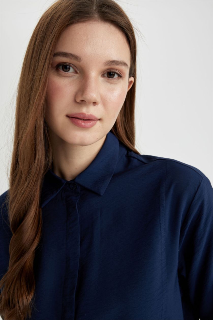 Kadın Lacivert Regular Fit Uzun Kollu Yırtmaçlı Gömlek Tunik