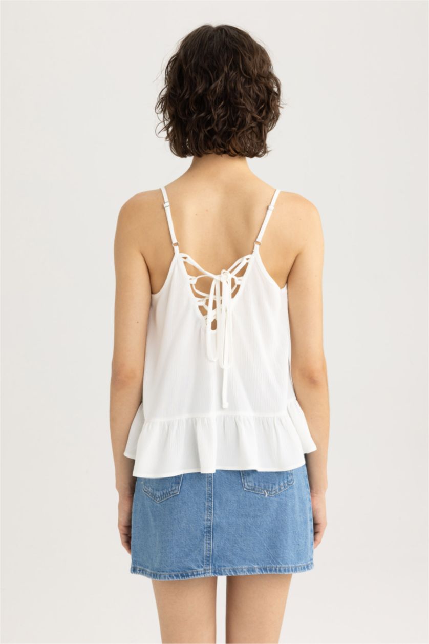 Kadın Kırık Beyaz Regular Fıt Krinkıl Viskon Kolsuz Bluz