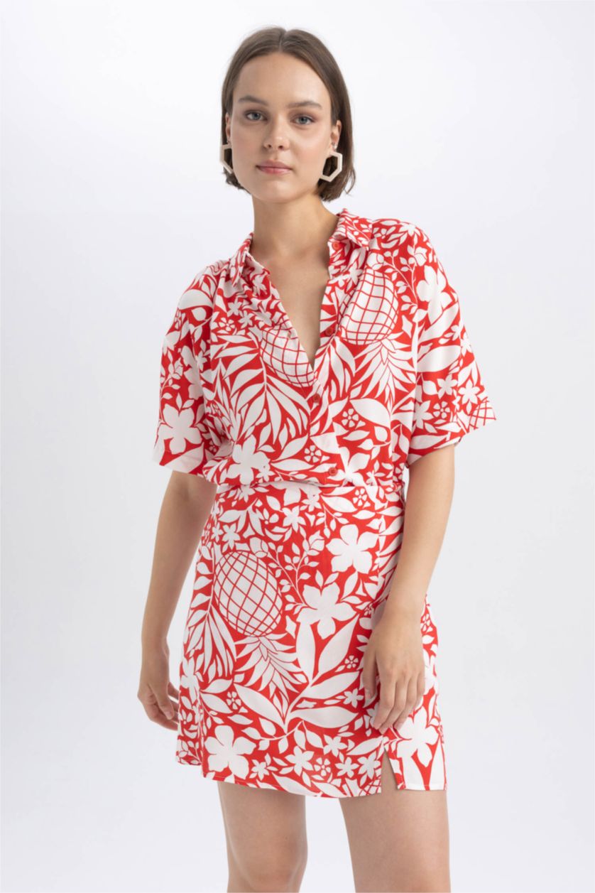 نساء أحمر قميص نص كم مطبوع واسع برقبة قميص