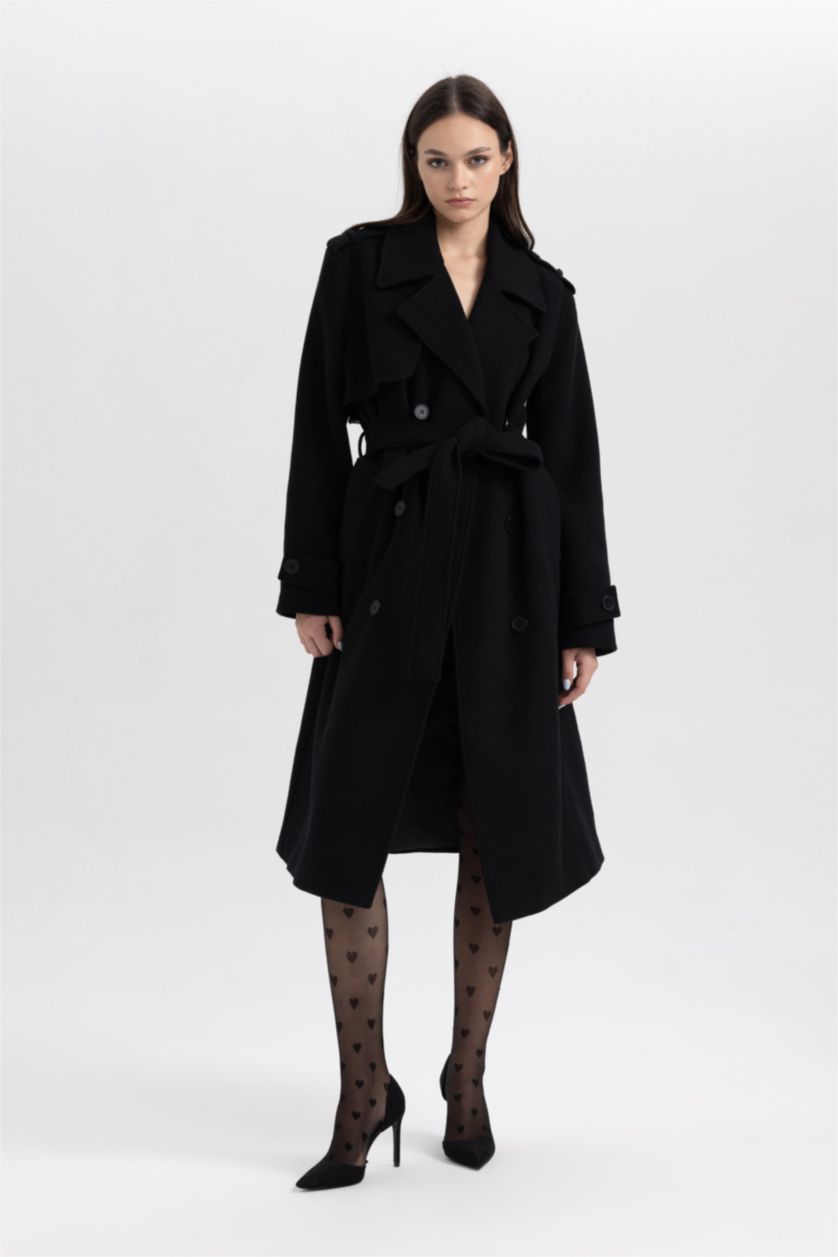 نساء أسود كوت جوخ قصة عادية