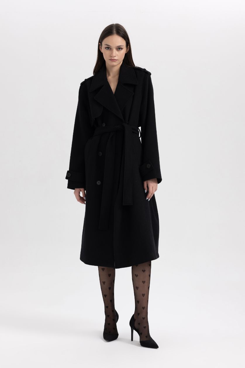 نساء أسود كوت جوخ قصة عادية