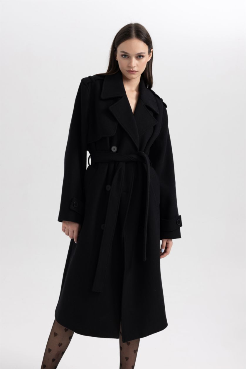 نساء أسود كوت جوخ قصة عادية