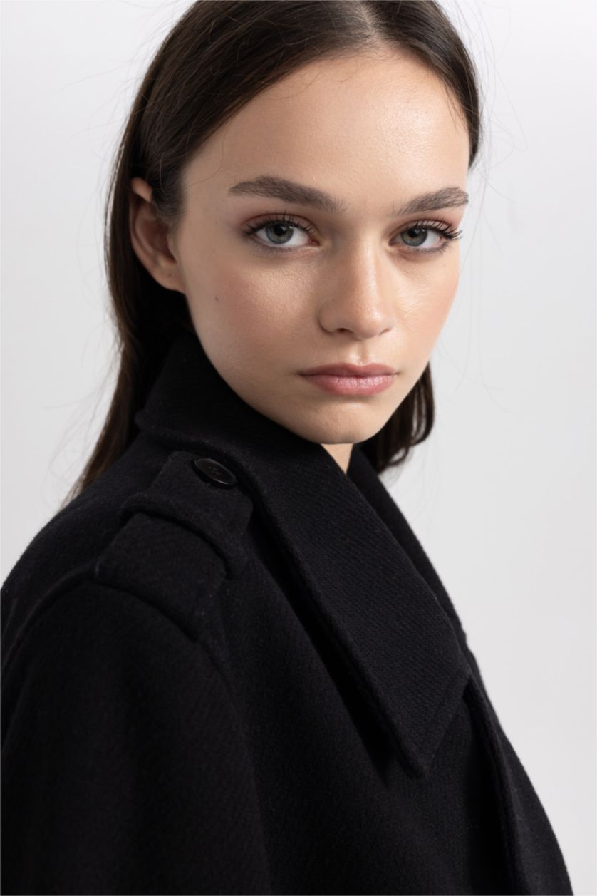 نساء أسود كوت جوخ قصة عادية