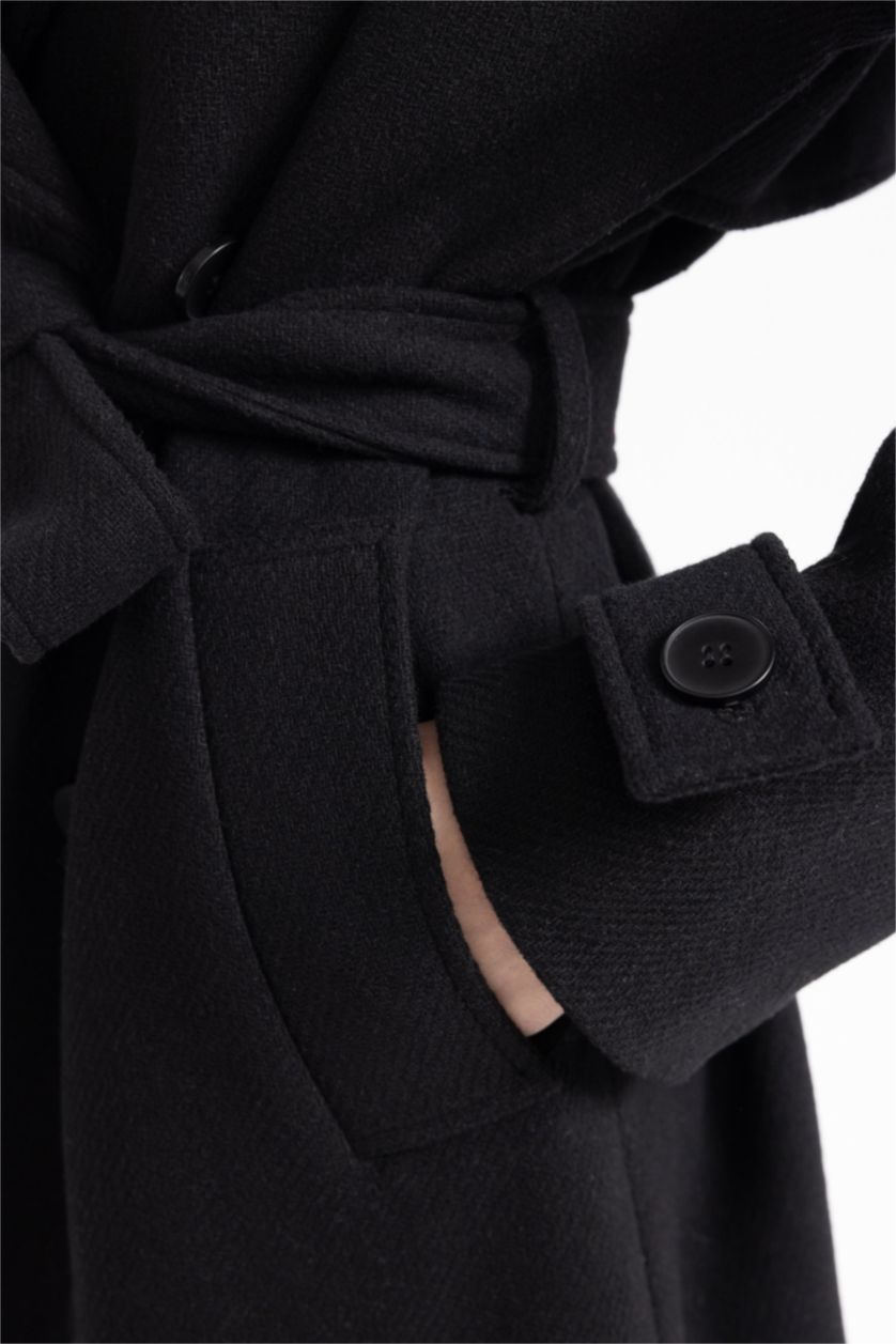 نساء أسود كوت جوخ قصة عادية