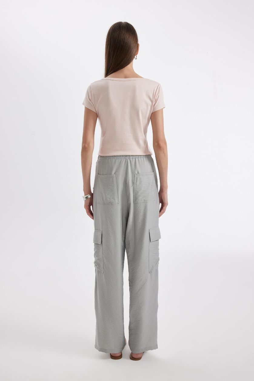 Woman Light Grey Wide Leg Pocket High Waist Long Length Trousers