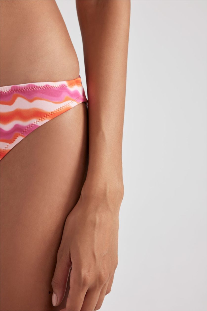 Woman Dark Pink Regular Fit Printed Bikini Bottom