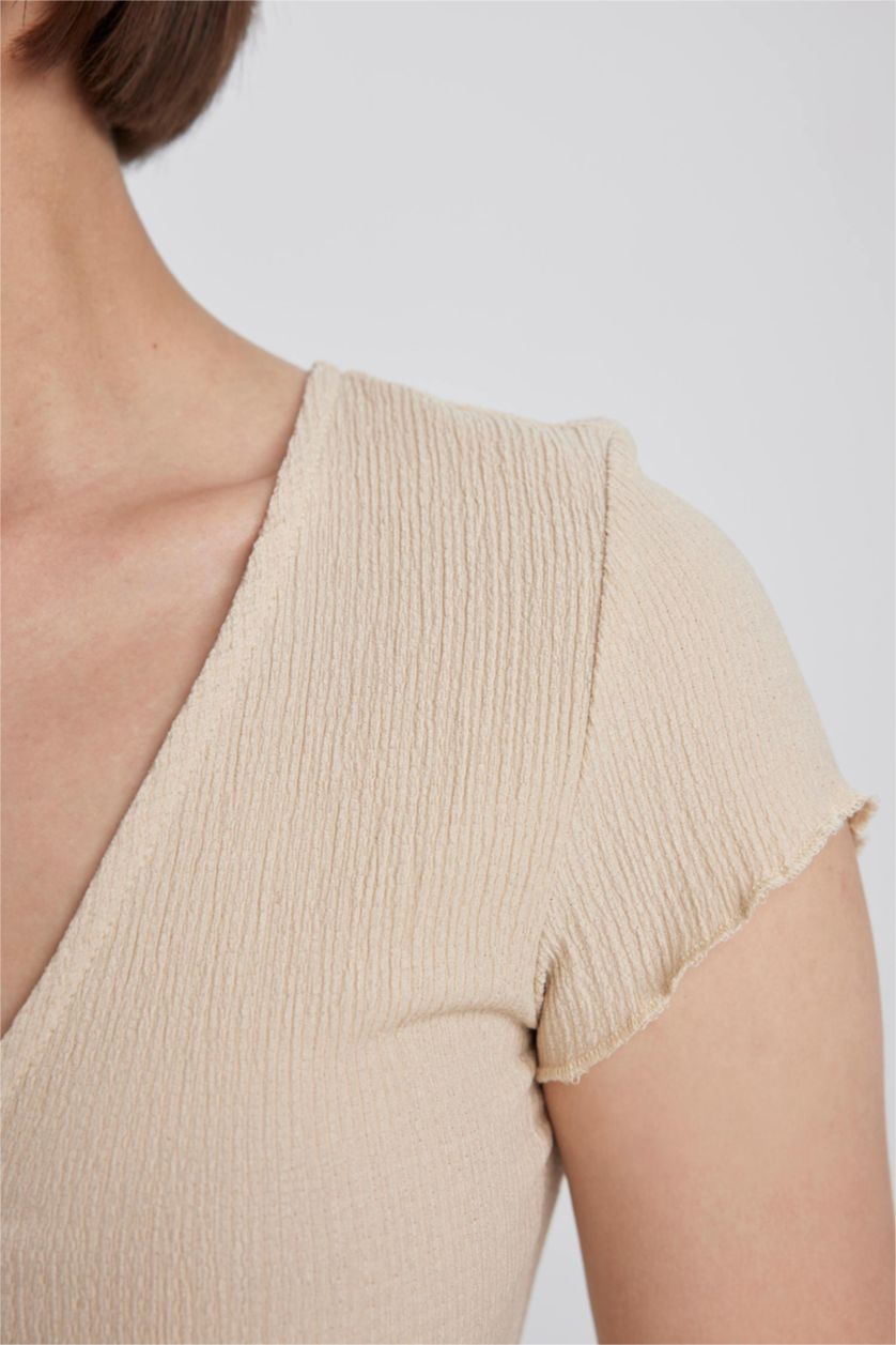 Женская Бежевый Футболка приталенного кроя с V-образным вырезом