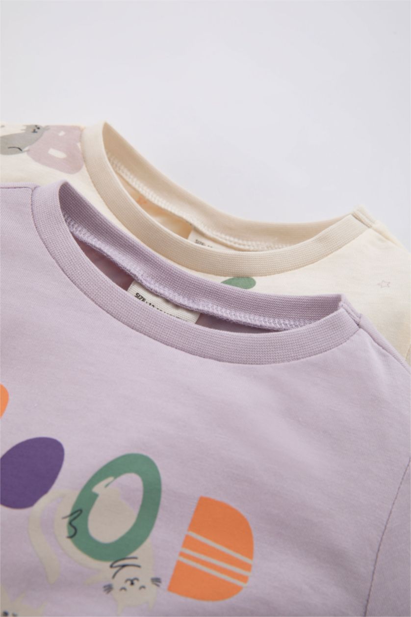 طفلة صغيرة بيج فاتح سيت بيجاما بناتي بطبعة شعار ممشط - 4 قطع