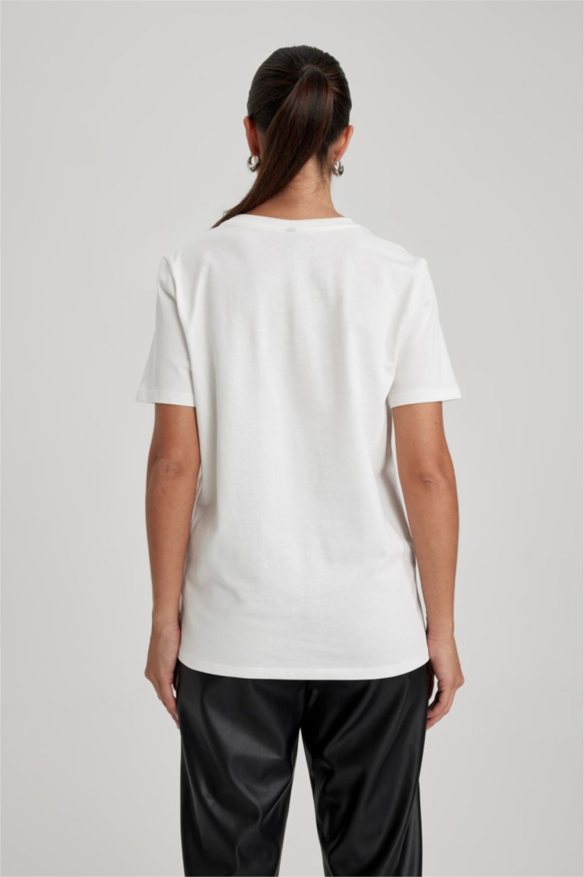 نساء بيج فاتح تيشيرت قطن نص ردن قصة عادية بياخة مستديرة