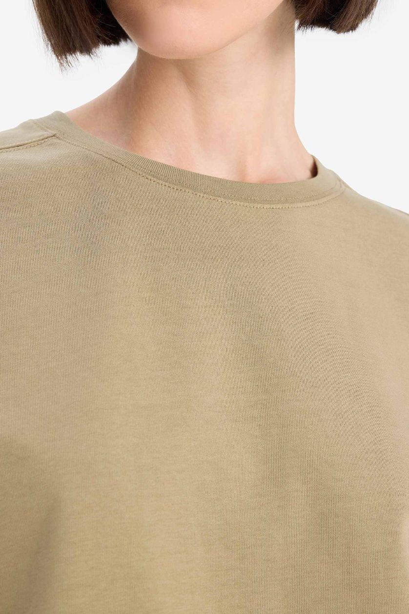 حريمي كاكي تيشيرت بيزك بريميوم نص كم قصة عادية برقبة مستديرة