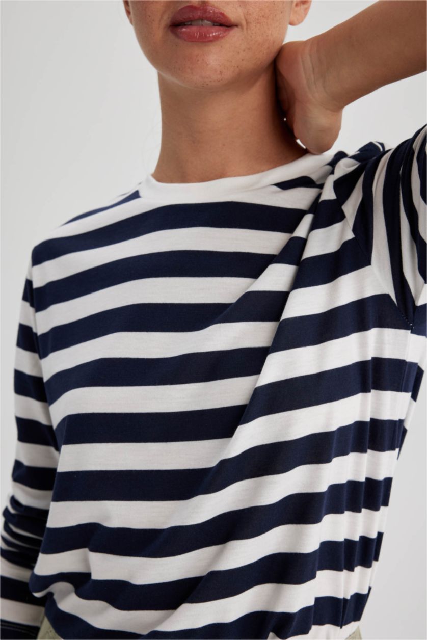 نساء كحلي تي شيرت كم طويل قصة عادية بياقة مستديرة