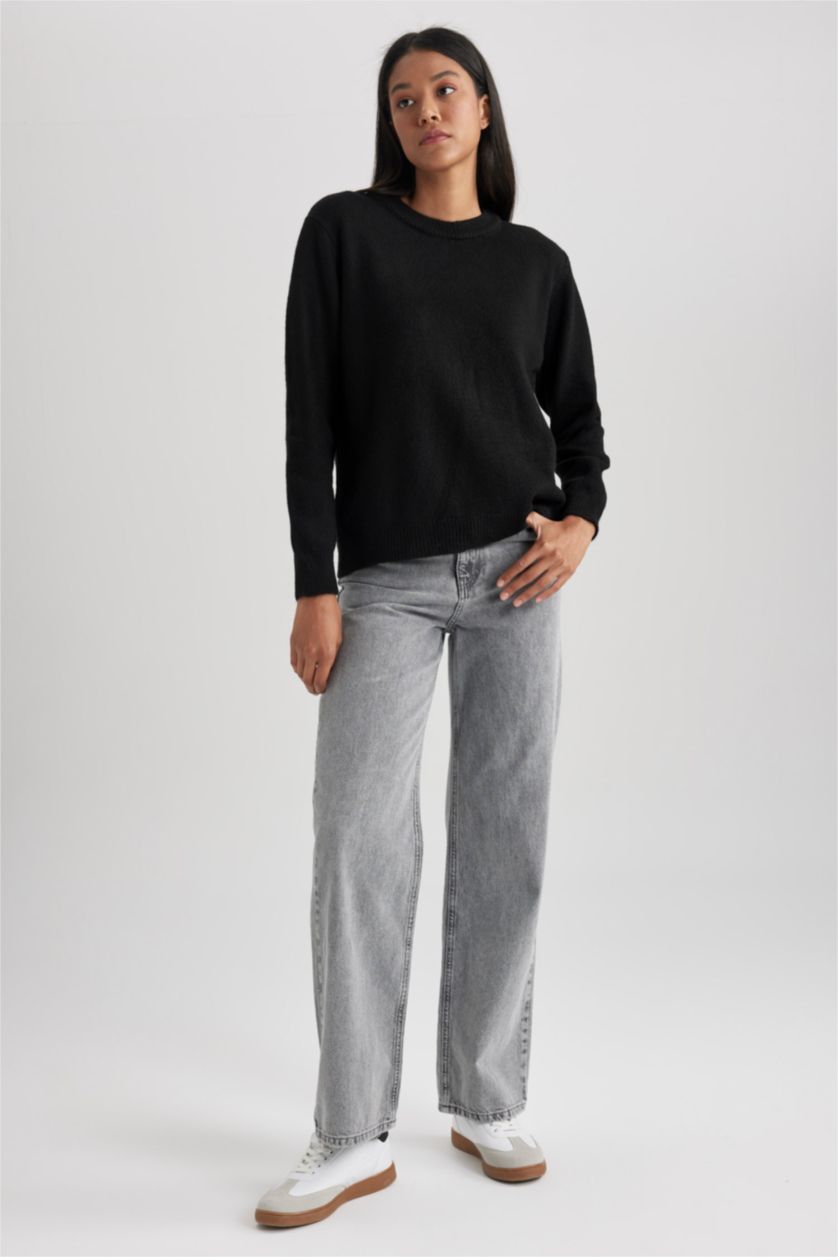 Woman Black Regular Fit Pullover