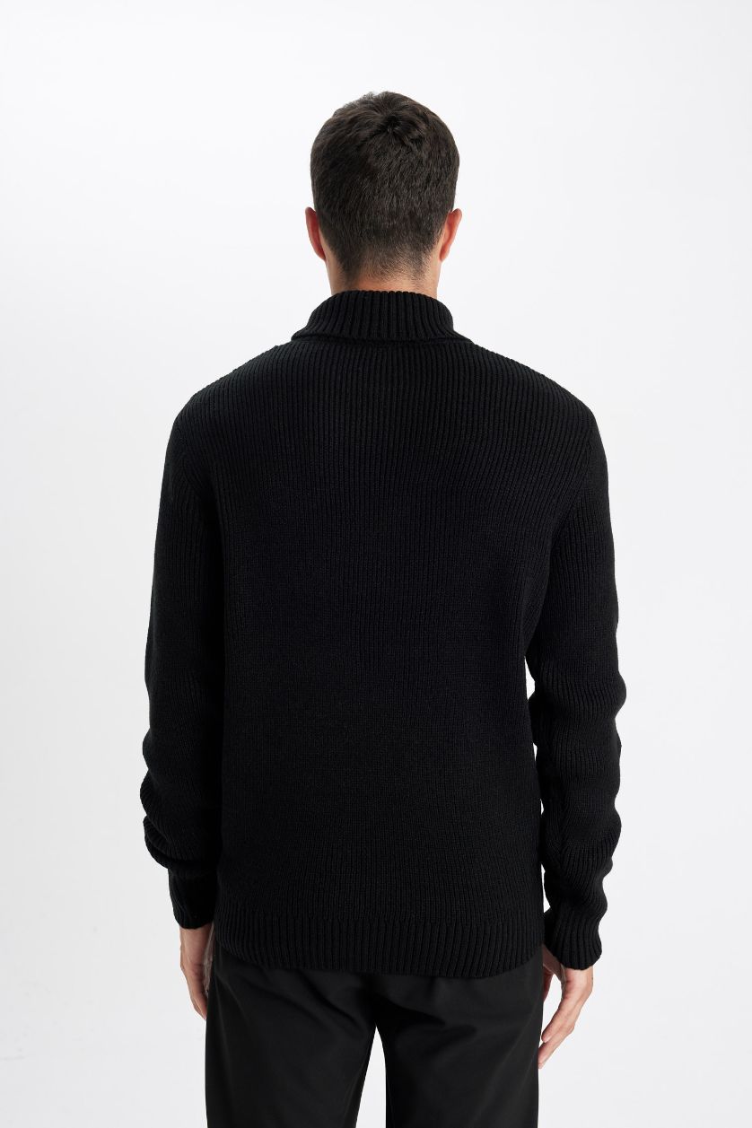 Erkek Siyah Standart Fit Normal Kesim Yarım Balıkçı Yaka Basic Düz Triko Kazak