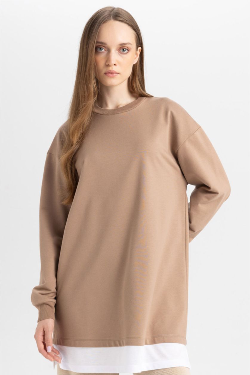 Kadın Bej Regular Fit Bisiklet Yaka Basic Düz Etek Ucu Detaylı Sweatshirt Tunik