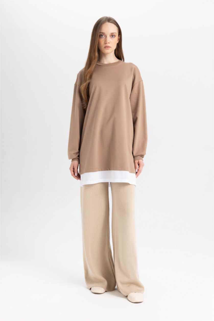 Kadın Bej Regular Fit Bisiklet Yaka Basic Düz Etek Ucu Detaylı Sweatshirt Tunik