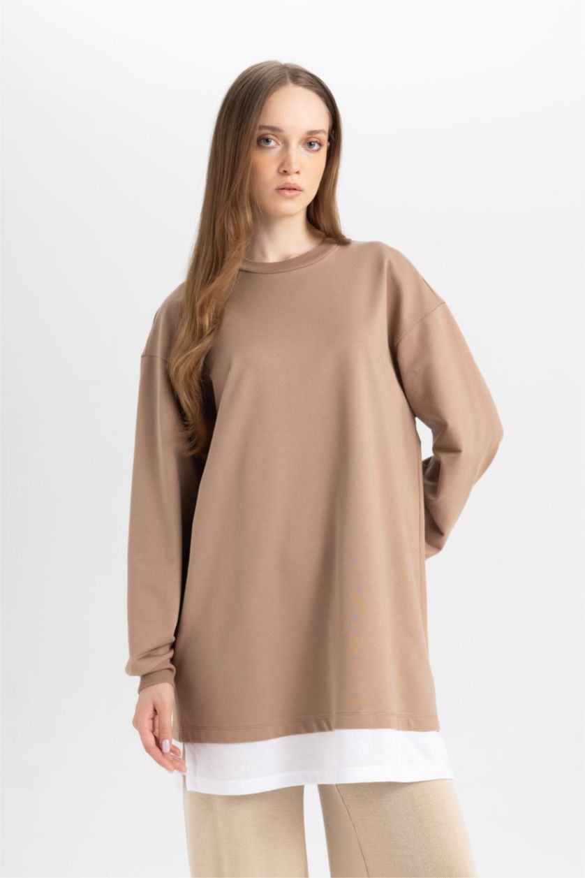 Kadın Bej Regular Fit Bisiklet Yaka Basic Düz Etek Ucu Detaylı Sweatshirt Tunik