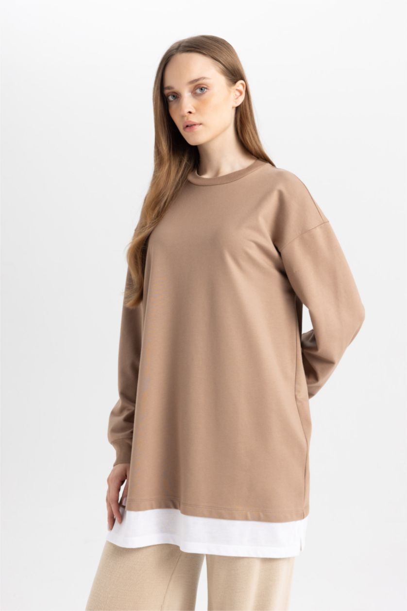 Kadın Bej Regular Fit Bisiklet Yaka Basic Düz Etek Ucu Detaylı Sweatshirt Tunik