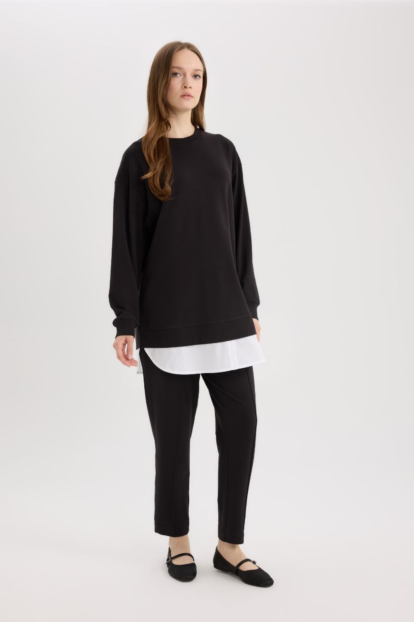 Woman Black Regular Fit Crew Neck Basic Sweatshirt Tunic