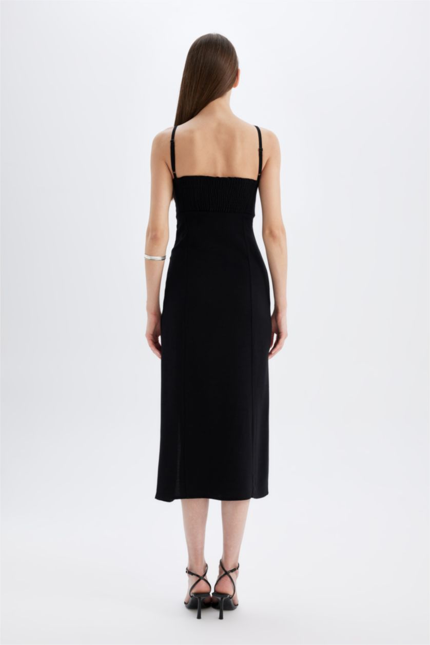 Kadın Siyah Kare Yaka Keten Karışımlı Yırtmaçlı Askılı Midi Abiye Elbise