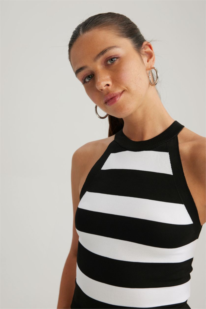 Kadın Siyah Fitted Çizgili Halter Yaka Atlet